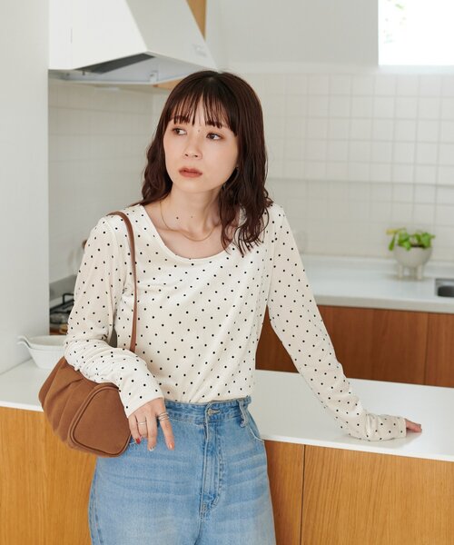 DISCOAT（ディスコート）の「【WEB限定】ドットベロアロングスリーブ（Tシャツ/カットソー・レディース・モカ/チャコールグレー/ピンク/アイボリー・FREE）」の6枚目の写真