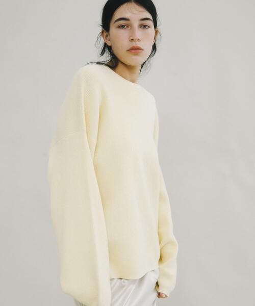 LAATO(ラート)の「crew neck soft knit(ニット/セーター・レディース・アイボリー/ライトグレー・FREE)」の4枚目の写真