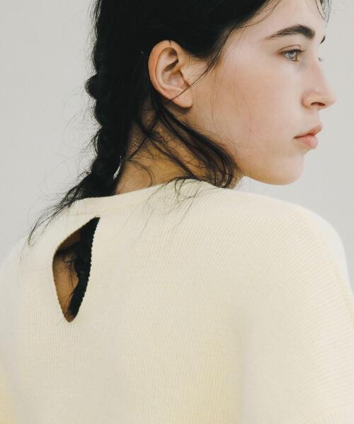 LAATO(ラート)の「crew neck soft knit(ニット/セーター・レディース・アイボリー/ライトグレー・FREE)」の5枚目の写真