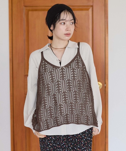 HEART MARKET(ハートマーケット)の「透かし編みニットキャミベスト(ベスト・レディース・ブラウン/モカ/ブラック/ベージュ・FREE)」の3枚目の写真