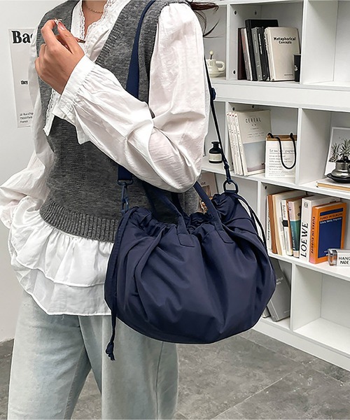 LA VORAGINE（ラ ヴォラジネ）の「大容量通勤バッグ ハンド・ショルダー兼用 シンプルカジュアル　ショルダーバッグ（ショルダーバッグ・レディース・Navy/アイボリー/Black/Beige・FREE）」の4枚目の写真