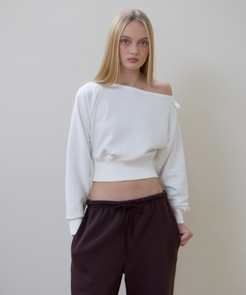 ROSEFRANTZ（ロゼフランツ）の「Wide Off-Shoulder Sweatshirt [Ivory]（スウェット・レディース・アイボリー・OS）」の7枚目の写真