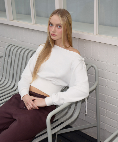 ROSEFRANTZ（ロゼフランツ）の「Wide Off-Shoulder Sweatshirt [Ivory]（スウェット・レディース・アイボリー・OS）」の11枚目の写真