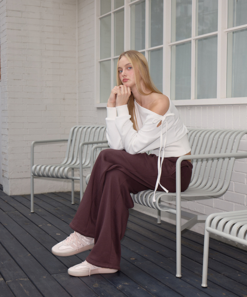 ROSEFRANTZ（ロゼフランツ）の「Wide Off-Shoulder Sweatshirt [Ivory]（スウェット・レディース・アイボリー・OS）」の15枚目の写真