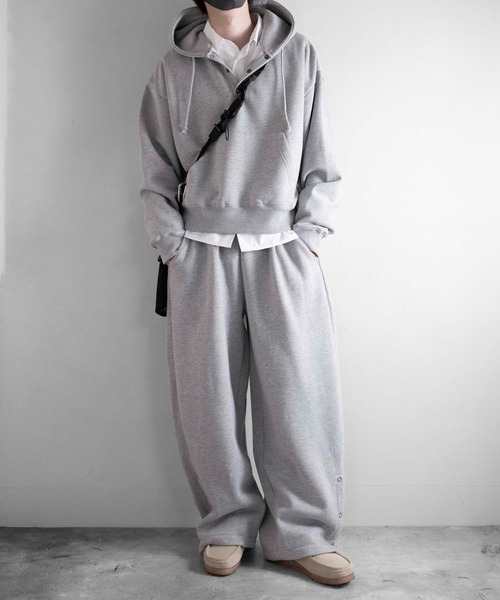 RUUBON(ルーボン)の「【RUUBON】brushed lining henley neck hoodie / 裏起毛ヘンリーネックパーカー(パーカー・メンズ・ダークグレー/グレー・L/M/S)」の4枚目の写真