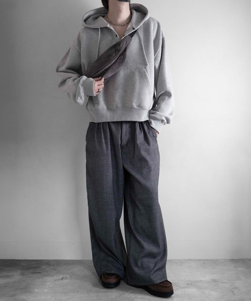 RUUBON(ルーボン)の「【RUUBON】brushed lining henley neck hoodie / 裏起毛ヘンリーネックパーカー(パーカー・メンズ・ダークグレー/グレー・L/M/S)」の7枚目の写真