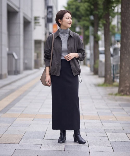 STYLE DELI(スタイルデリ)の「裾が絞れるしっとりシボ入りナイロンシャツジャケット(ナイロンジャケット・レディース・ブラウン系その他/チャコール・FREE)」の8枚目の写真