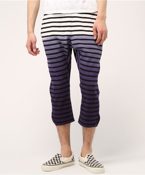 ALDIES（アールディーズ）の「【SPACELORZ】GD BORDER PANTS グラデーション ボーダー クロップドパンツ（その他パンツ・メンズ・パープル/ブラック・SMALL/LARGE/MEDIUM）」の3枚目の写真