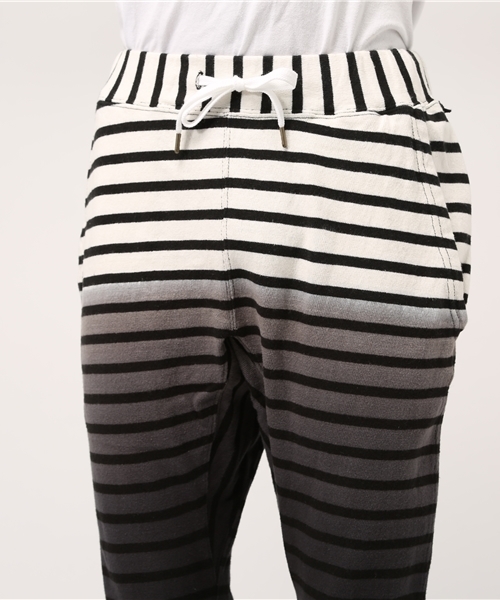 ALDIES（アールディーズ）の「【SPACELORZ】GD BORDER PANTS グラデーション ボーダー クロップドパンツ（その他パンツ・メンズ・パープル/ブラック・SMALL/LARGE/MEDIUM）」の11枚目の写真