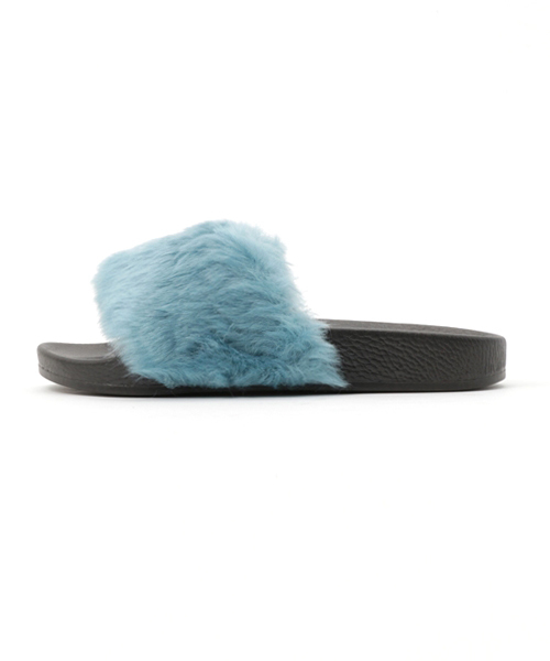 RODEO CROWNS WIDE BOWL(ロデオクラウンズワイドボウル)の「FUR サンダル(サンダル・レディース・ブラウン/グリーン/ブルー・LARGE/MEDIUM)」の4枚目の写真