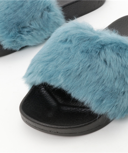 RODEO CROWNS WIDE BOWL(ロデオクラウンズワイドボウル)の「FUR サンダル(サンダル・レディース・ブラウン/グリーン/ブルー・LARGE/MEDIUM)」の7枚目の写真