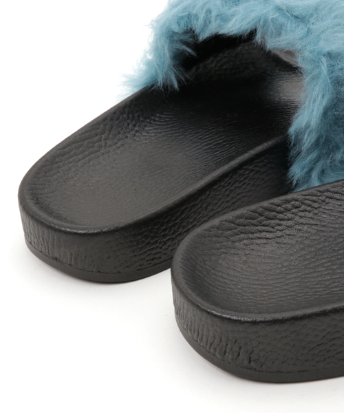 RODEO CROWNS WIDE BOWL(ロデオクラウンズワイドボウル)の「FUR サンダル(サンダル・レディース・ブラウン/グリーン/ブルー・LARGE/MEDIUM)」の8枚目の写真