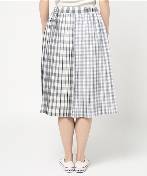 MERLOT（メルロー）の「ギンガムチェックプリーツスカート2249（スカート・レディース・ブラック/ネイビー/チェリーピンク・FREE）」の6枚目の写真