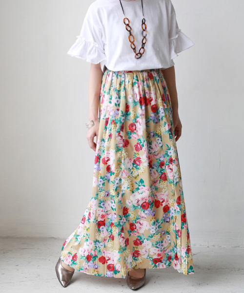 REAL CUBE（リアルキューブ）の「Praise 花柄サイドプリーツウエストゴムマキシスカート（スカート・レディース・ベージュ/ネイビー/ブルー・38）」の2枚目の写真