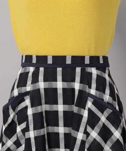 Andemiu（アンデミュウ）の「シアーチェックスカート785908（スカート・レディース・ネイビー/ホワイト・FREE）」の8枚目の写真