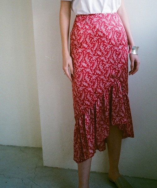 CLANE(クラネ)の「PETIT FLOWER FRILL SKIRT(スカート・レディース・ホワイト/ブルー/レッド・0/1/2)」の19枚目の写真