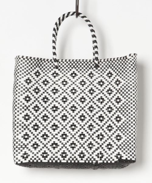 Letra(レトラ)の「「Letra / レトラ」メルカドバッグ“BASIC SERIES”XS(かごバッグ・レディース・ホワイト/ブラック/ダークグリーン/ネイビー/シルバー/ゴールド/ブラック×ホワイト/ブラック系その他/シルバー系その他/ホワイト×ネイビー/ブラック×ゴールド/ホワイト×ゴールド・FREE)」の6枚目の写真