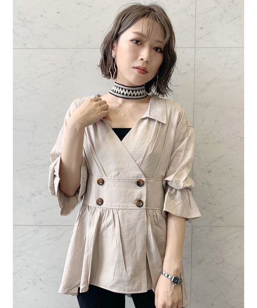 MURUA(ムルーア)の「カシュクールギャザーシャツ(シャツ/ブラウス)」|ベージュ