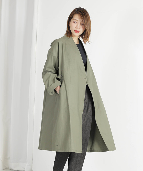 kha:ki（カーキ）の「「KHA:KI / カーキ」ノーカラーベルテッドコート"COLLARLESS BELTED COAT"（ダウンジャケット/コート・レディース・ブラック/ベージュ/カーキ・1）」の3枚目の写真