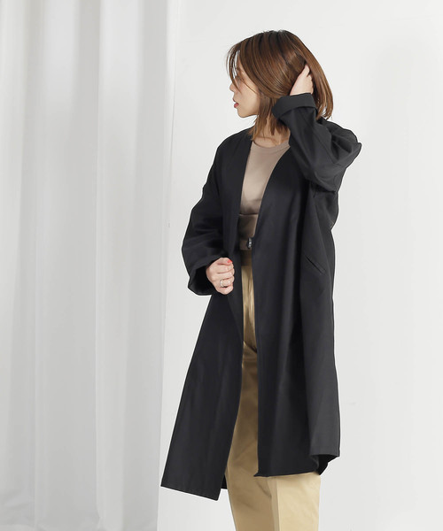 kha:ki（カーキ）の「「KHA:KI / カーキ」ノーカラーベルテッドコート"COLLARLESS BELTED COAT"（ダウンジャケット/コート・レディース・ブラック/ベージュ/カーキ・1）」の2枚目の写真