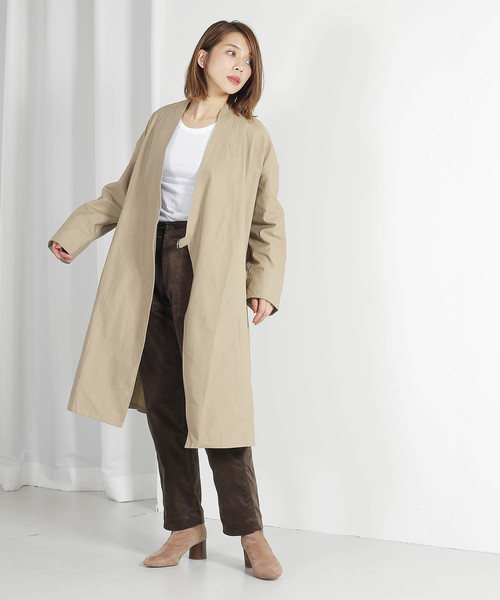 kha:ki（カーキ）の「「KHA:KI / カーキ」ノーカラーベルテッドコート"COLLARLESS BELTED COAT"（ダウンジャケット/コート・レディース・ブラック/ベージュ/カーキ・1）」の4枚目の写真