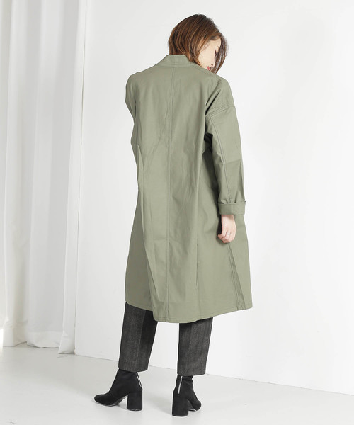 kha:ki（カーキ）の「「KHA:KI / カーキ」ノーカラーベルテッドコート"COLLARLESS BELTED COAT"（ダウンジャケット/コート・レディース・ブラック/ベージュ/カーキ・1）」の9枚目の写真