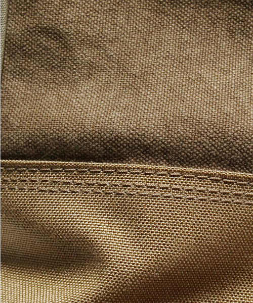 PORTER（ポーター）の「PORTER BRIDGE DAY PACK <B印 YOSHIDA SELECT>（バックパック/リュック・メンズ・ブラック/ベージュ/ブルー・ONE SIZE）」の4枚目の写真