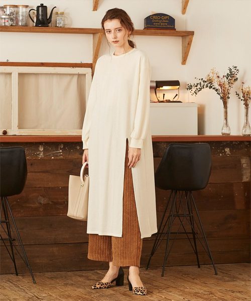 titivate(ティティベイト)の「ランダムワッフルスリットワンピース(ワンピース・レディース・ブラック/ベージュ/ブラウン/アイボリー・M)」の2枚目の写真
