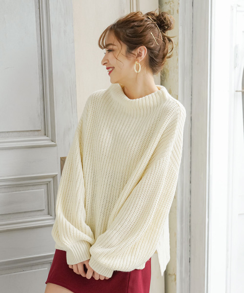 Newlyme(ニューリーミー)の「ボトルネックバルーンスリーブ畦ニットトップス(ニット/セーター・レディース・チャコールグレー/ブラック/ベージュ/パープル/オフホワイト/ブルー/ボルドー/モカ/ブラック×ホワイト/ピンク系その他/ライトベージュ/カーキ/オレンジ/ライム/ダークブルー/ブラウン/グレー/ピンクベージュ/コバルトブルー/ライトパープル/イエロー・MEDIUM/LARGE/SMALL/XX-LARGE/X-LARGE)」の2枚目の写真