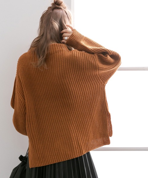 Newlyme(ニューリーミー)の「ボトルネックバルーンスリーブ畦ニットトップス(ニット/セーター・レディース・チャコールグレー/ブラック/ベージュ/パープル/オフホワイト/ブルー/ボルドー/モカ/ブラック×ホワイト/ピンク系その他/ライトベージュ/カーキ/オレンジ/ライム/ダークブルー/ブラウン/グレー/ピンクベージュ/コバルトブルー/ライトパープル/イエロー・MEDIUM/LARGE/SMALL/XX-LARGE/X-LARGE)」の21枚目の写真