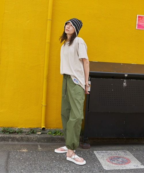 Russell Athletic（ラッセルアスレティック）の「【RUSSELL×Holiday別注】Bookstore Jersey S/S T-Pigment（Tシャツ/カットソー・レディース・ブルー/ピンク/イエロー/チャコールグレー/ナチュラル・LARGE/MEDIUM）」の21枚目の写真