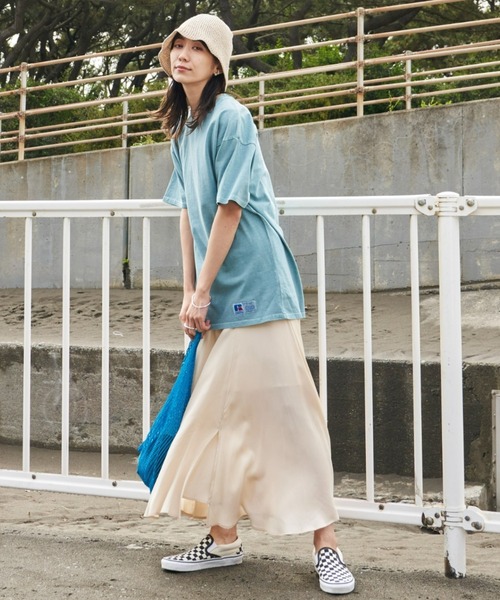 Russell Athletic（ラッセルアスレティック）の「【RUSSELL×Holiday別注】Bookstore Jersey S/S T-Pigment（Tシャツ/カットソー・レディース・ブルー/ピンク/イエロー/チャコールグレー/ナチュラル・LARGE/MEDIUM）」の7枚目の写真