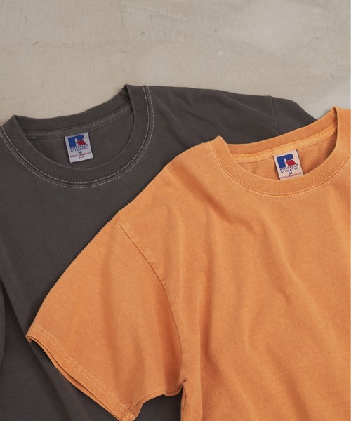 Russell Athletic（ラッセルアスレティック）の「【RUSSELL×Holiday別注】Bookstore Jersey S/S T-Pigment（Tシャツ/カットソー・レディース・ブルー/ピンク/イエロー/チャコールグレー/ナチュラル・LARGE/MEDIUM）」の10枚目の写真