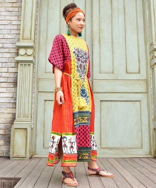 チャイハネ(チャイハネ)の「【チャイハネ】フォークロアパッチワークプリントワンピース(ワンピース・レディース・ブルー/オレンジ/カーキ・FREE)」の1枚目の写真