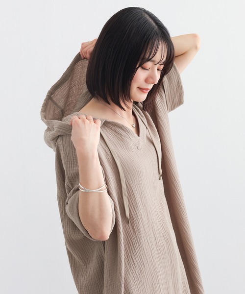 osharewalker(オシャレウォーカー)の「『ダブルガーゼフードワンピース』(ワンピース・レディース・モカ/ネイビー/テラコッタ/グレイッシュブルー/グリーン・FREE)」の17枚目の写真
