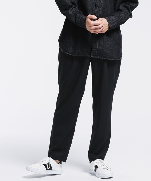 NANO universe(ナノユニバース)の「【WEB限定】リラックスイージーテーパードパンツ(その他パンツ・メンズ・グレー/ブラック/チャコール・マルチサイズ)」の10枚目の写真