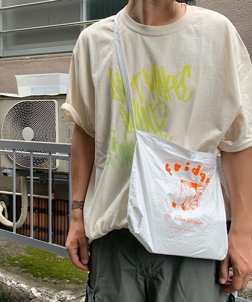 fridge（フリッジ）の「【fridge】タイベック ワンマイルバッグ(face)（ショルダーバッグ・メンズ・ホワイト系その他/ホワイト系その他2/ホワイト系その他3/ホワイト系その他4/ホワイト系その他5/ホワイト系その他6/ホワイト系その他7・ONESIZE）」の5枚目の写真