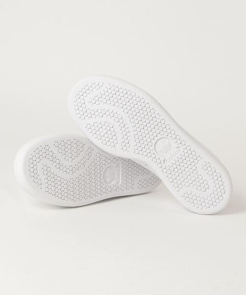 adidas(アディダス)の「adidas アディダス EE8821 STAN SMITH W FWWT/FWWT/RGME(スニーカー・レディース・ホワイト系その他・22.0cm/22.5cm/23.0cm/23.5cm/24.0cm/24.5cm/25.0cm/25.5cm/26.0cm)」の3枚目の写真