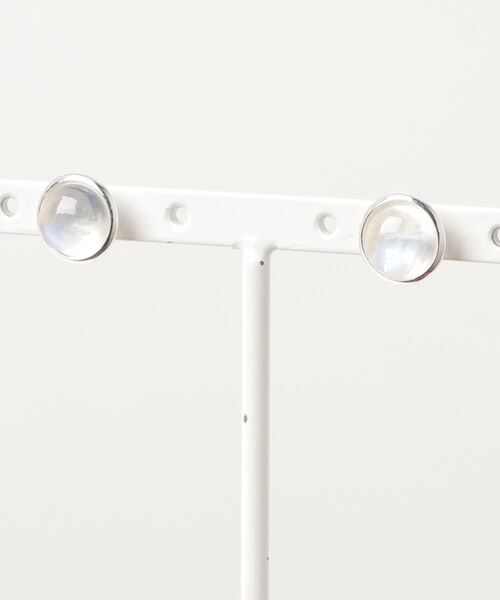 TONE SELECT GOODS（トーンセレクトグッズ）の「【925 SILVER ACC】天然石ピアスBigSV925(OG)（ピアス（両耳用）・レディース・ブラック/パープル/ゴールド/グリーン/ターコイズブルー/ホワイト/ピンク・FREE）」の2枚目の写真