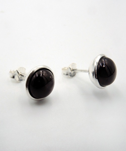 TONE SELECT GOODS（トーンセレクトグッズ）の「【925 SILVER ACC】天然石ピアスBigSV925(OG)（ピアス（両耳用）・レディース・ブラック/パープル/ゴールド/グリーン/ターコイズブルー/ホワイト/ピンク・FREE）」の3枚目の写真