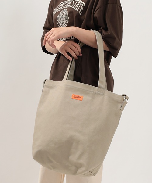 UNIVERSAL OVERALL(ユニバーサルオーバーオール)の「【UNIVERSAL OVERALL/ユニバーサルオーバーオール】キャンバス生地2WAYショルダートートバッグ(トートバッグ・レディース・ベージュ/ホワイト/グレー/ブラック/ブルー・FREE)」の22枚目の写真