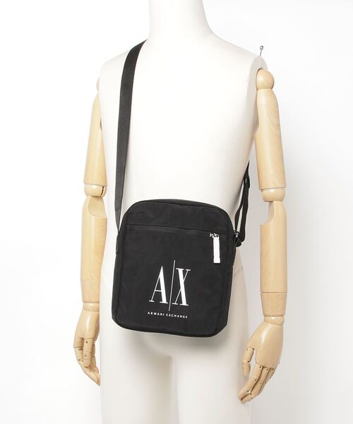 ARMANI EXCHANGE(アルマーニエクスチェンジ)の「【A|X アルマーニ エクスチェンジ】ICON ナイロンミニショルダーバッグ(ショルダーバッグ・メンズ・ブラック・FREE)」の11枚目の写真