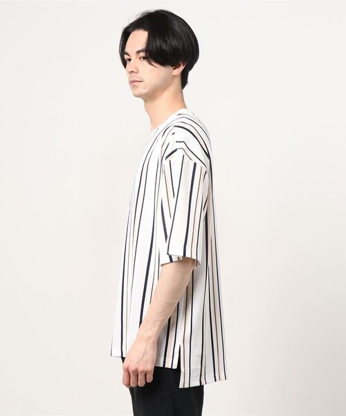 Beno(ビーノ)の「ストライプ カットジョーゼット オーバーサイズ Tシャツ(Tシャツ/カットソー・メンズ・ホワイト系その他/ブラック系その他/グレー系その他/ブラック系その他2・M/L)」の7枚目の写真