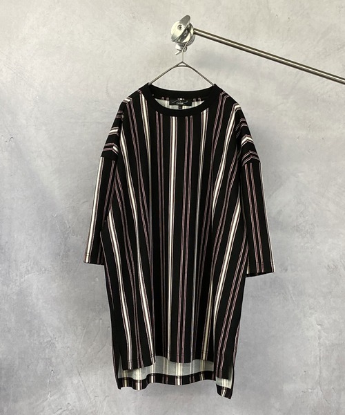 Beno(ビーノ)の「ストライプ カットジョーゼット オーバーサイズ Tシャツ(Tシャツ/カットソー・メンズ・ホワイト系その他/ブラック系その他/グレー系その他/ブラック系その他2・M/L)」の2枚目の写真