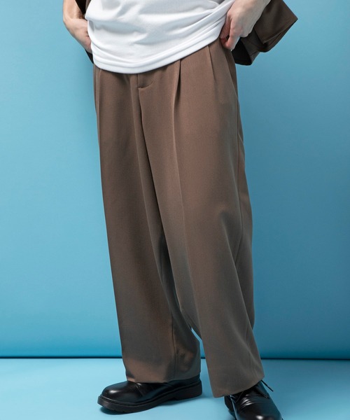 LUCY（ルーシー）の「LUCY/T/R LOOSE TUCK WIDE SLACKS（スラックス・メンズ・ブラウン/ブラック・MEDIUM/LARGE）」の2枚目の写真