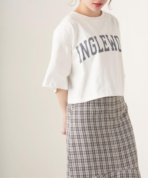 OLIVE des OLIVE（オリーブデオリーブ）の「カレッジプリントTシャツ（Tシャツ/カットソー・レディース・ベージュ/オフホワイト/スミクロ・FREE）」の5枚目の写真