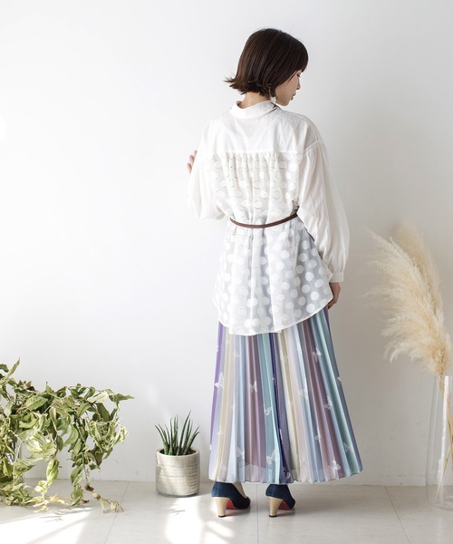 iS ScoLar（イズスカラー）の「蝶花前立て刺繍シャツ（シャツ