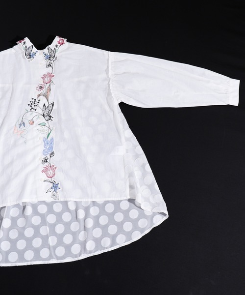 iS ScoLar（イズスカラー）の「蝶花前立て刺繍シャツ（シャツ