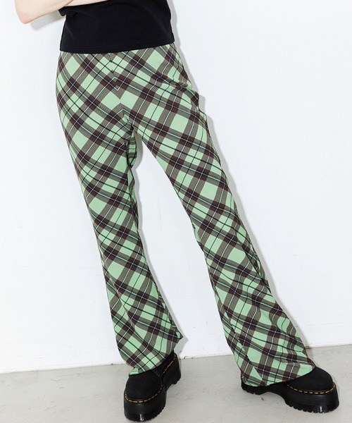 X-girl（エックスガール）の「DIAMOND PLAID FLARE PANTS（その他パンツ・レディース・ブラック/ライトグリーン/ライトブルー・S/XS/M）」の2枚目の写真