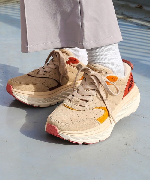 atmos（アトモス）の「HOKA BONDI L SUEDE / ホカ ボンダイ L スエード 